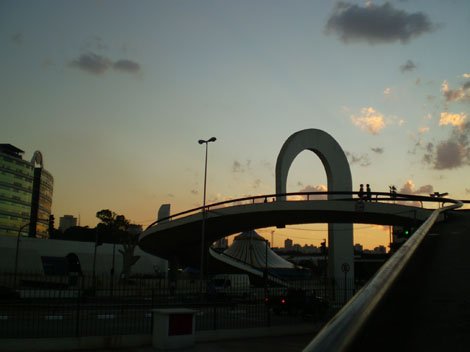 memorial_m.jpg