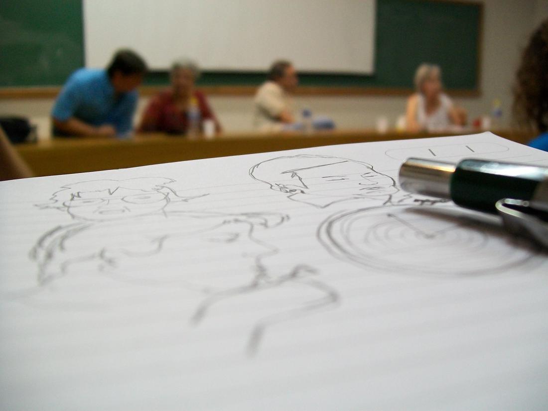 desenhando na mesa