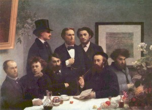 Sim, o casal está no canto esquerdo: Verlaine é o careca de barbicha e o Rimbaud é o moleque com a mão no queixo